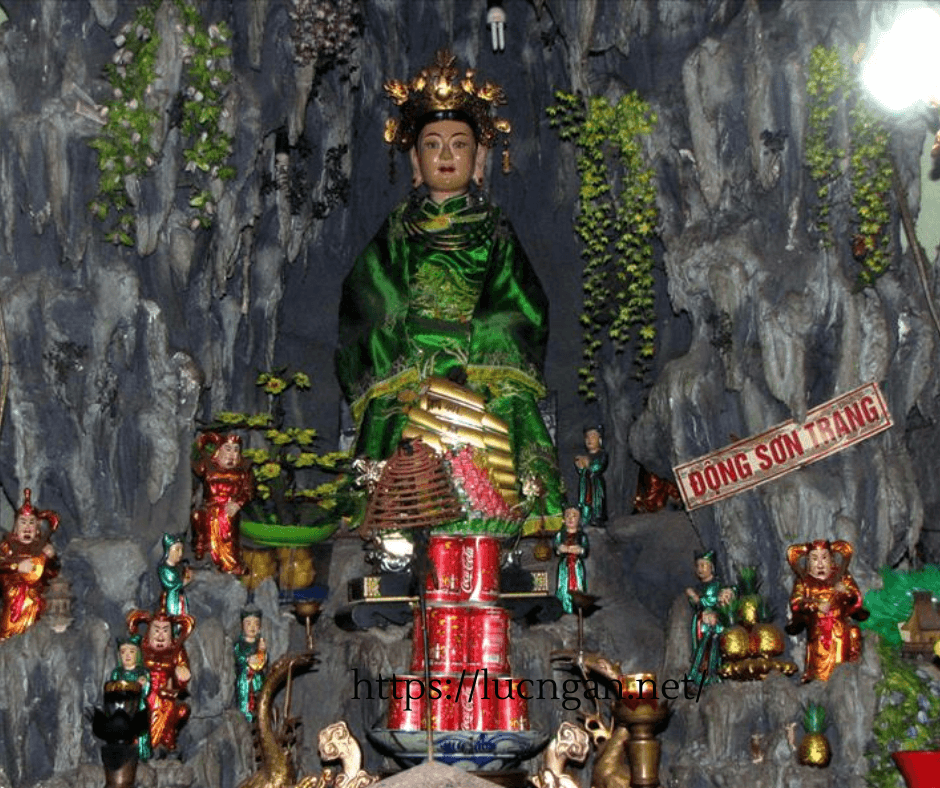 đền chúa nguyệt hồ (1)