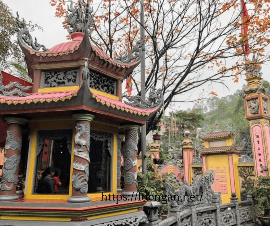 đền chúa nguyệt hồ (1)