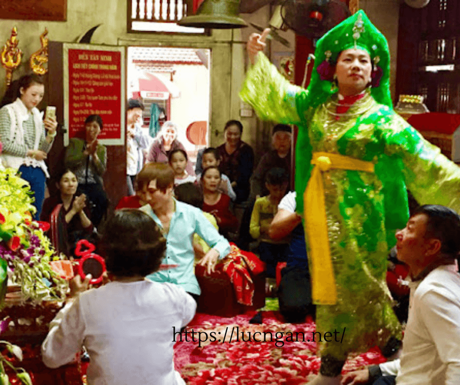 đền chúa nguyệt hồ (1)